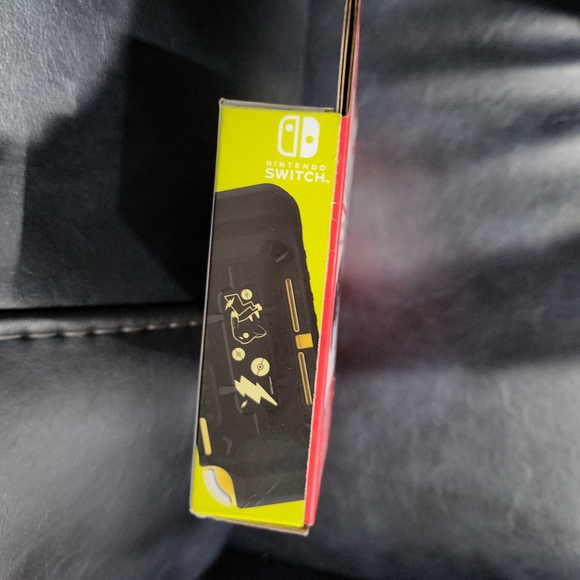 Nintendo Switch Lite Pokémon Hybrid System Armor - Picture 4 of 6